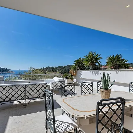 Penthouse - First Row Sea - Exklusiv *