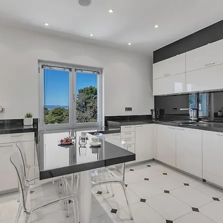 아파트 Penthouse Residence - First Row Sea - Makarska Exklusiv 마카르스카